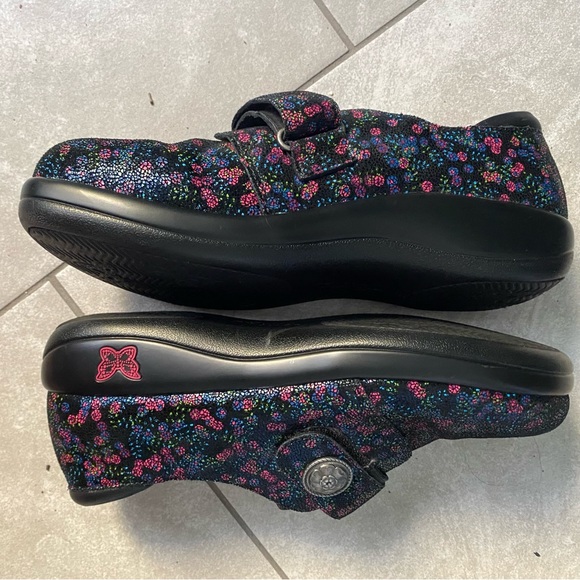 ALEGRIA Floral Slip On Clogs - Classic - Picture 7 of 15